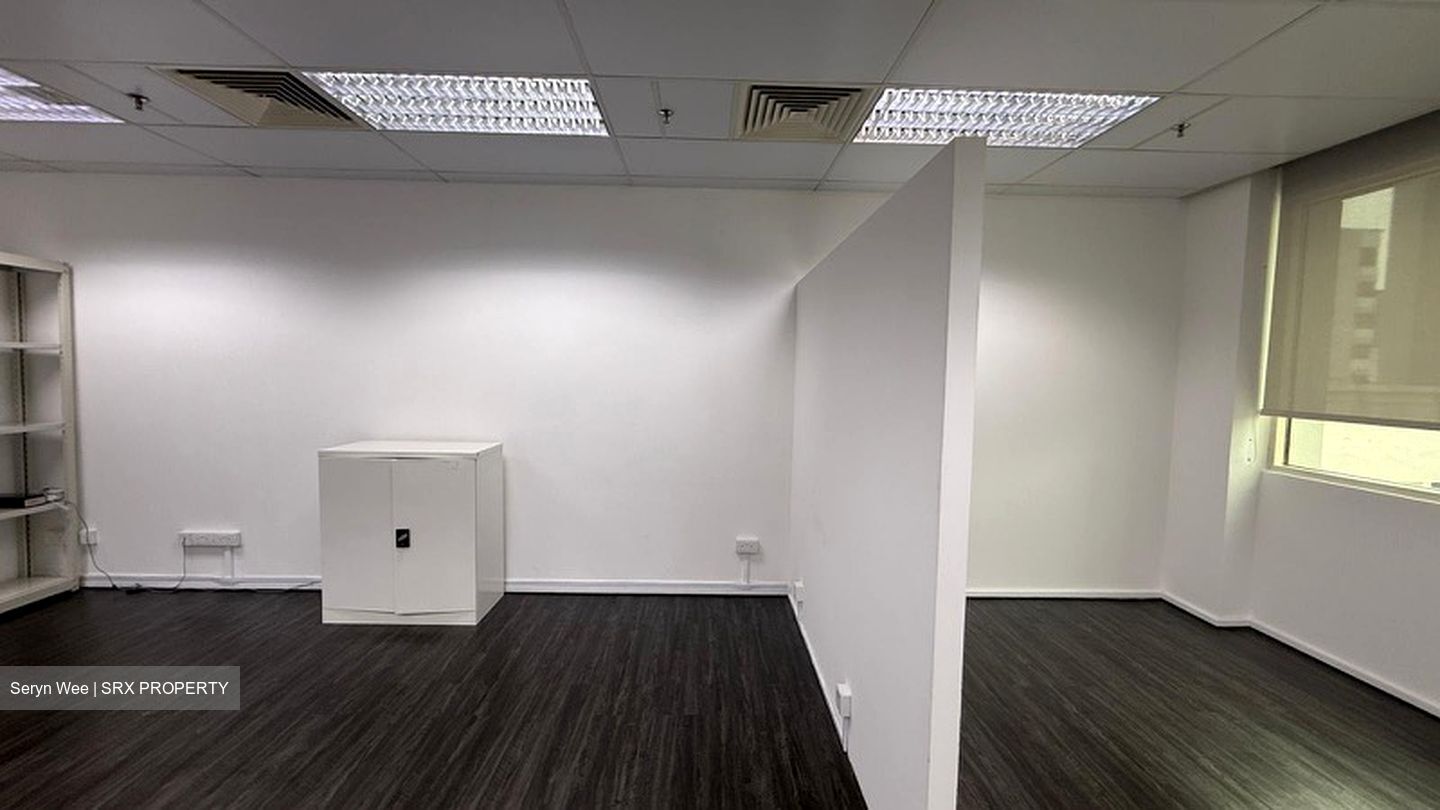 BURLINGTON SQUARE (D7), Office #562512111
